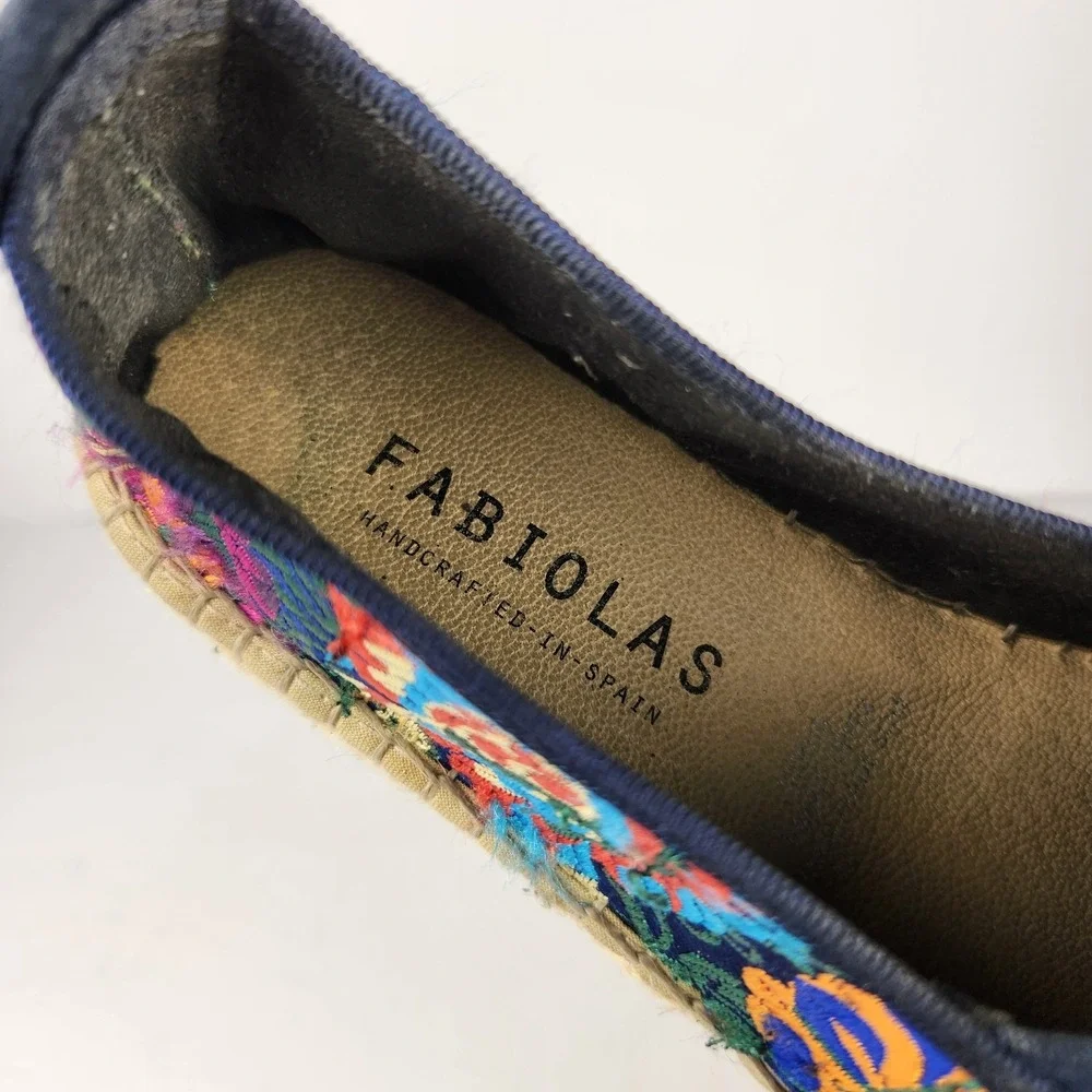 Fabiolas women floral